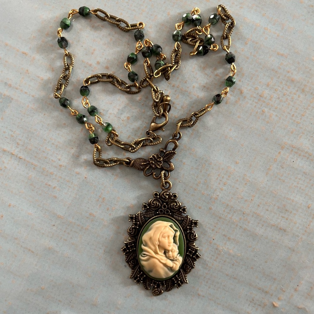 Vintage Style Mother Mary & Child Cameo Necklace Malachite Beads